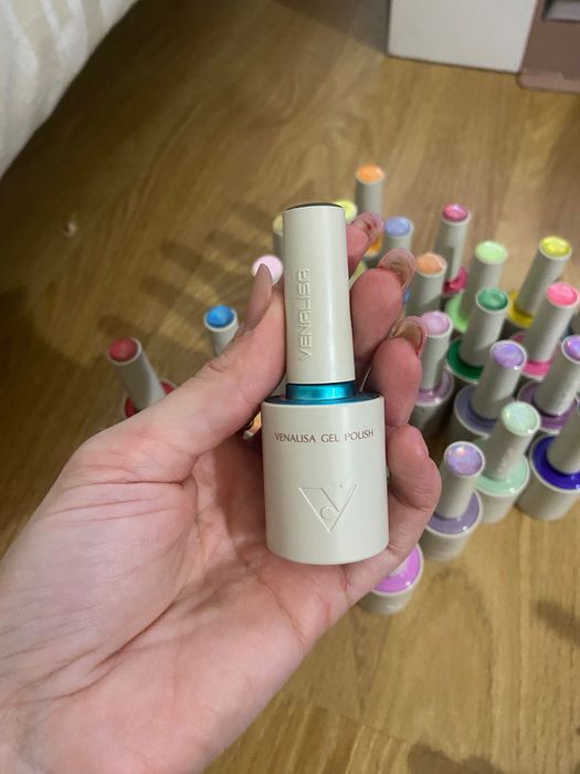 Vând 3 seturi de oje semipermanate venalisa