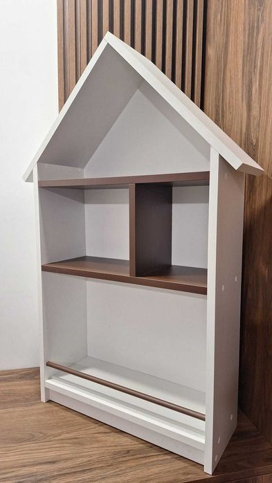 Biblioteca tip casuta, Montessori