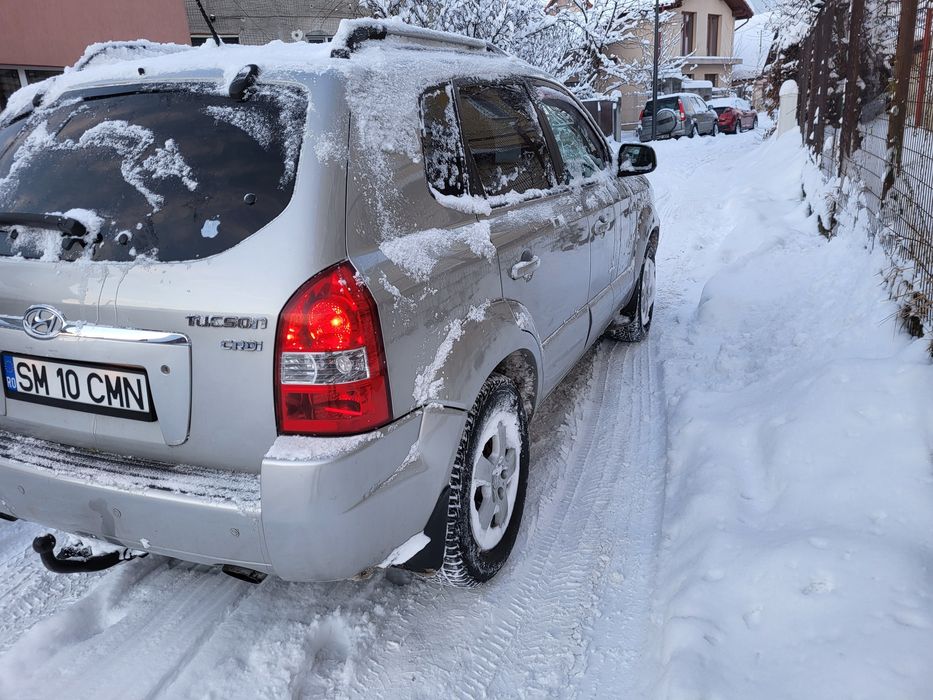 Vând Hyundai Tucson 4 x 4 Diesel Euro 4