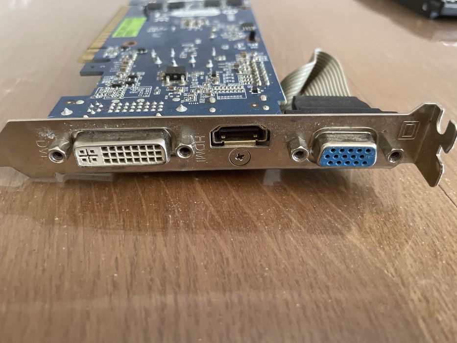 Видеокарта Gigabyte GV N5200C 1 GB б/у