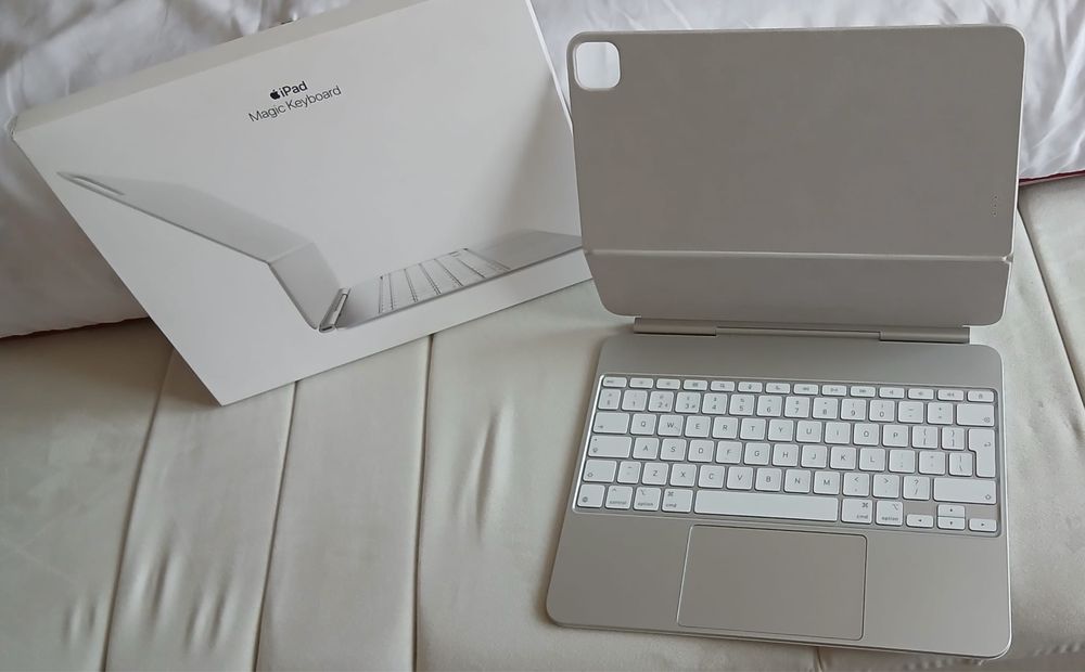 Ipad Magic keyboard 13 inch / white