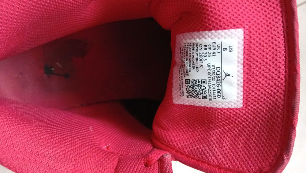 Маратонки Nike Jordan mid,отлични,удобни.