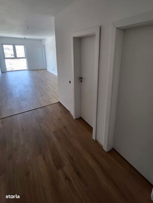 apartament cu 3 camere,2 balcoane,parcare,zona Vivo