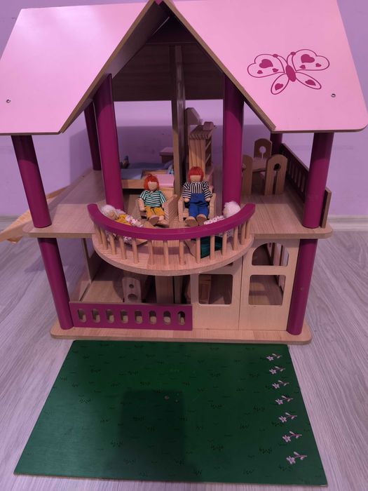 Детска дървена къща за кукли