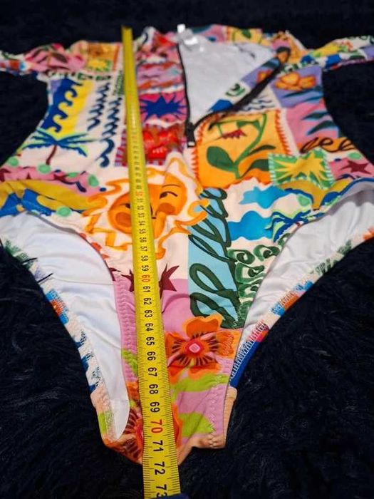 Costum swimsuit cu mâneci lungi si fermoar 40