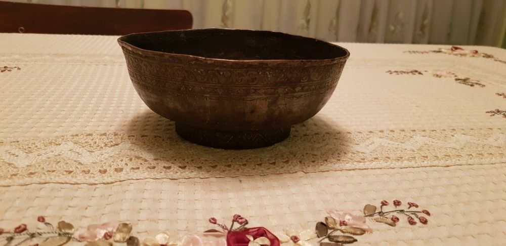 Старинное  блюдце 17 века н.э