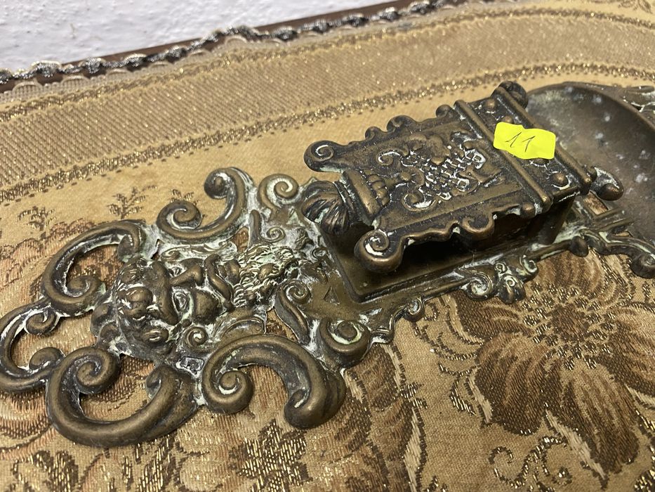 Стенна поставка за кибрит от масивен месинг