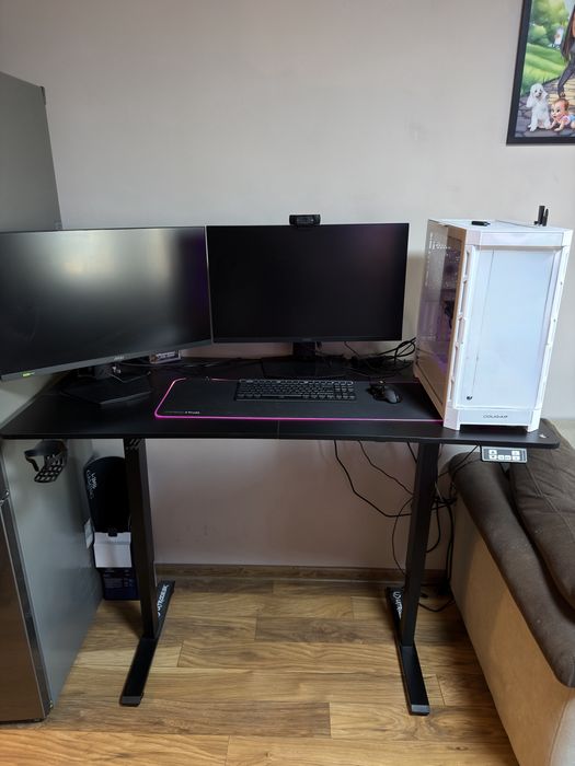 Гейминг бюро Ultradesk с ел. механизъм  Carbon +  gaming pad