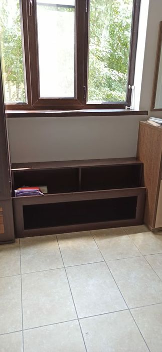 Подставка под телевизор в комплекте