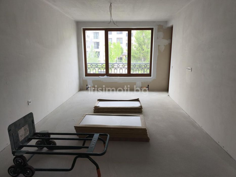 Продава се Двустаен апартамент в София, Кръстова вада - 69 кв.м за 3769 €/кв.м - Снимка #2