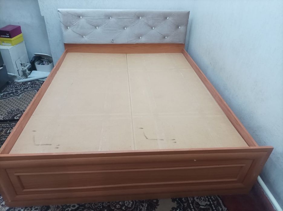 Продам срочно …………………………………………………………….///…………………….-……………………………………………….