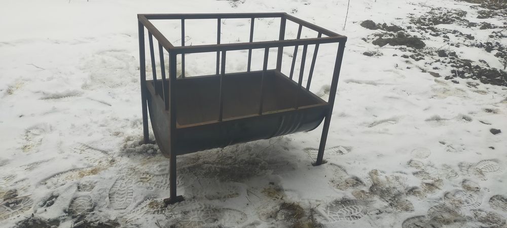 Продам кормушку для овец коз