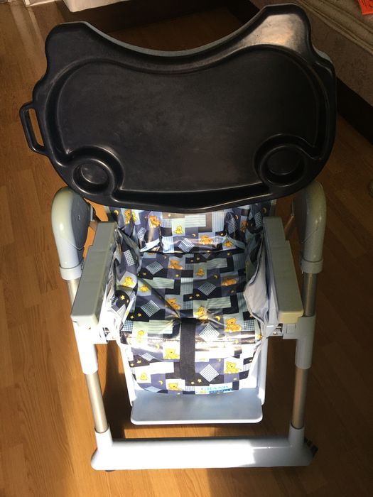 Детско столче с табличка за хранене