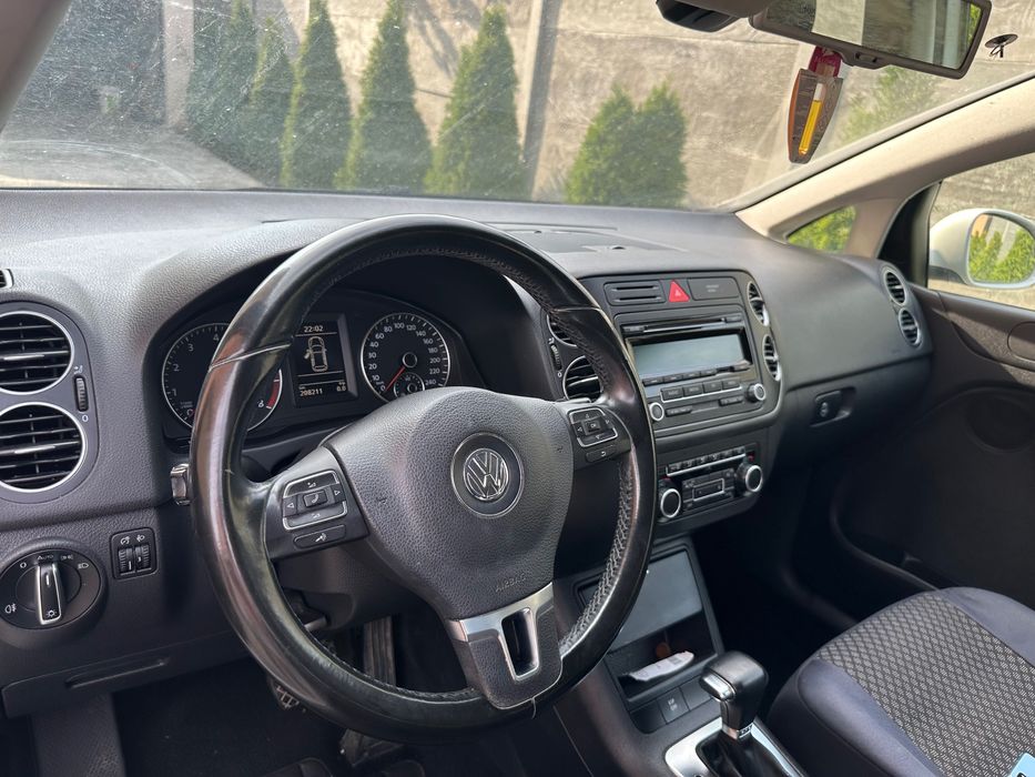 Vând  Golf Plus 6