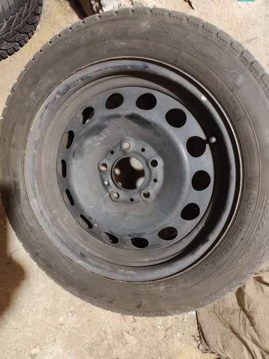 Оригинални джанти BMW 16" (ET31) с отлични зимни гуми Debica