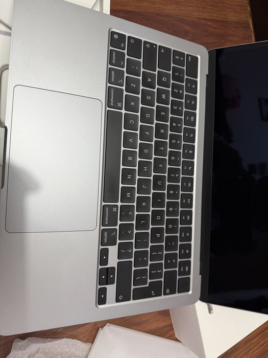Macbook Air M3 impecabil