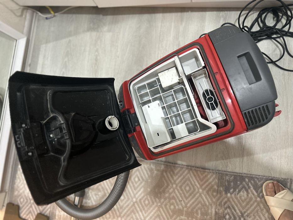 Продаю моющий пылесос Thomas twin helper Томас