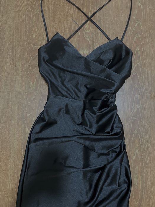 Бална сатенена рокля