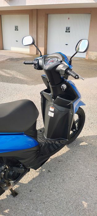 Продавам скутер Suzuki Address 110