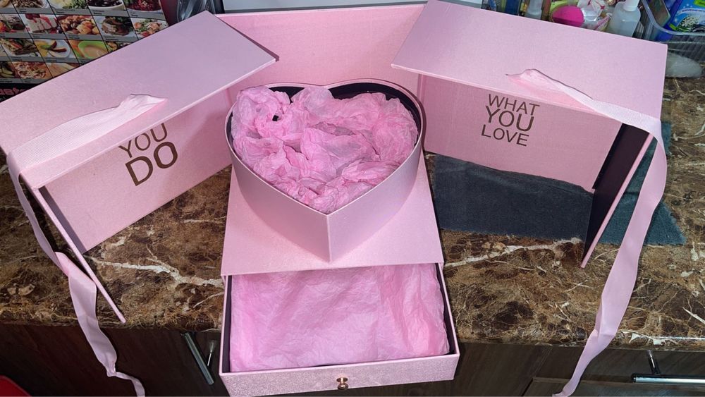 Коробочка под цветы либо под клубнику