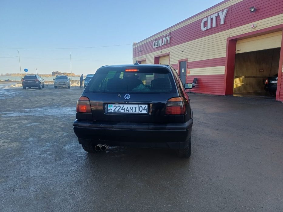 Продам Фольксваген Гольф 1992г объем 2.0