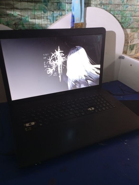Продам ноутбук asus X751m