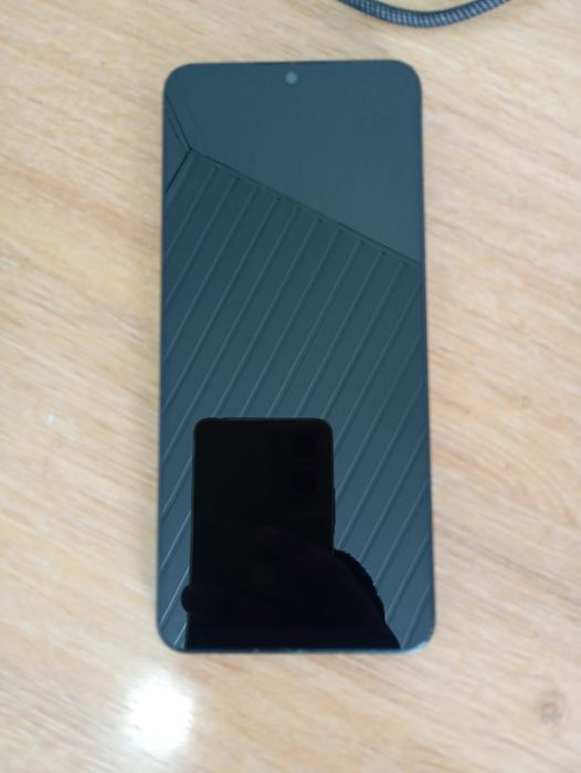 Telefonul redmi foarte bun 14c  ține bateria foarte mult funcțional 10