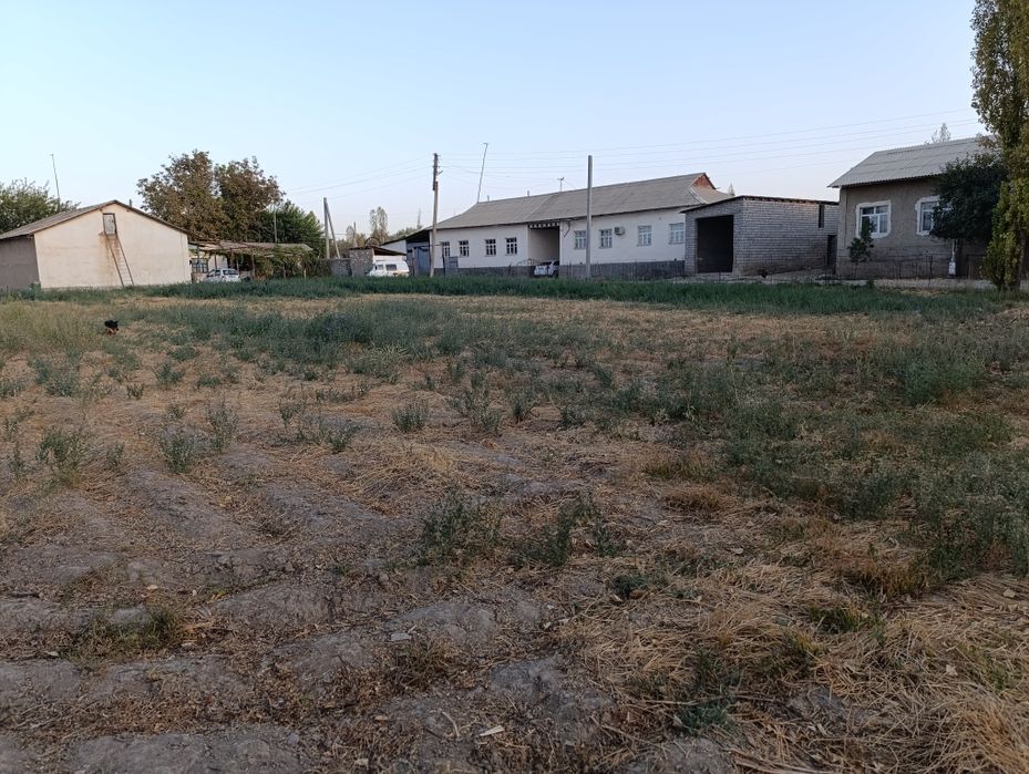 Uy qurishga yer sotiladi urtasaroy navruzdan 4km