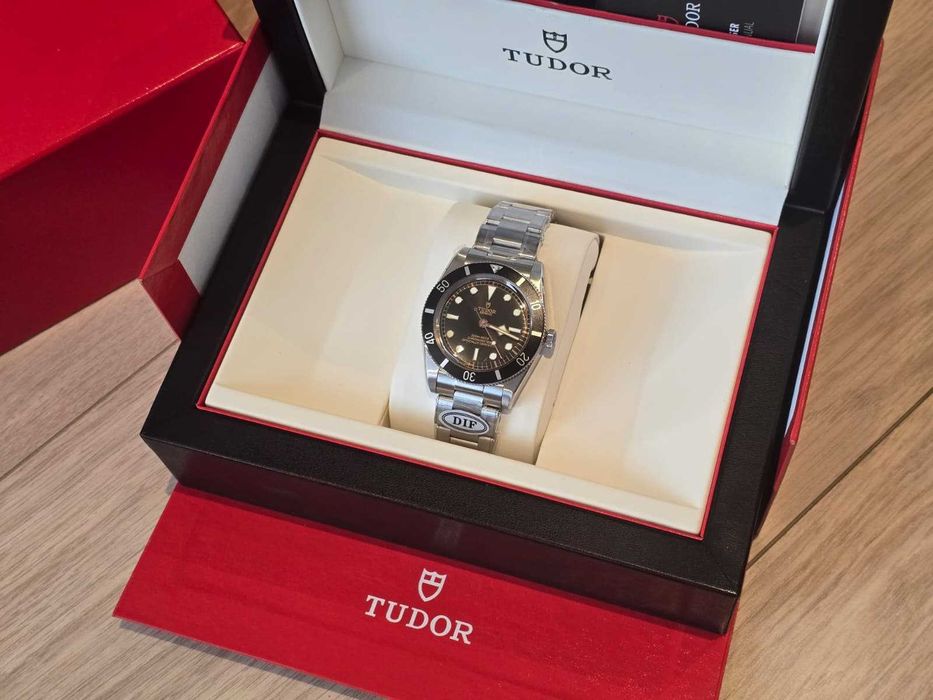 Tudor Black Bay 54 – 37 mm