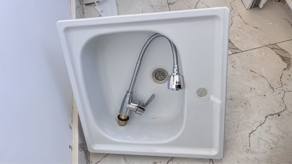 Үй заттары сатылад