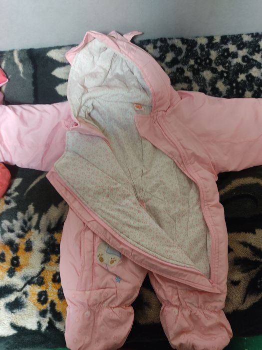 Продам детские комбезы