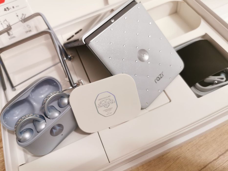 Motorola RAZR 60 Swarovski - Ice Melt 5G + Buds Loop FULL BOX