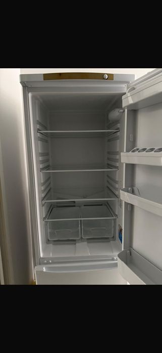 Холодильник Indesit