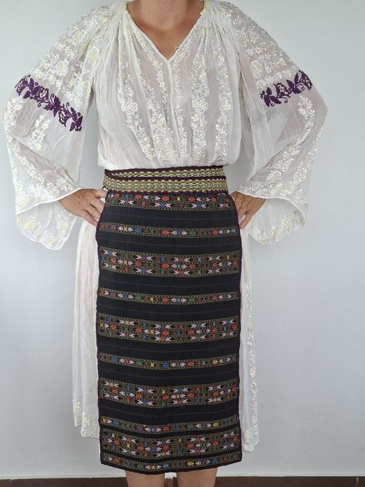 Vind costum popular autentic marchizet