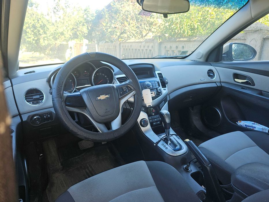 Vand Chevrolet Cruze 1.6 benzina - cutie automata defecta