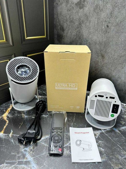 Проектор  с ретро-играми 90-2000-х