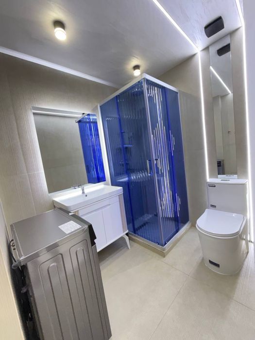 Amir Temur kuchada Eletni domda 2 xona kvartira sotiladi