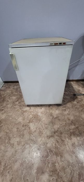 Продам морозильник