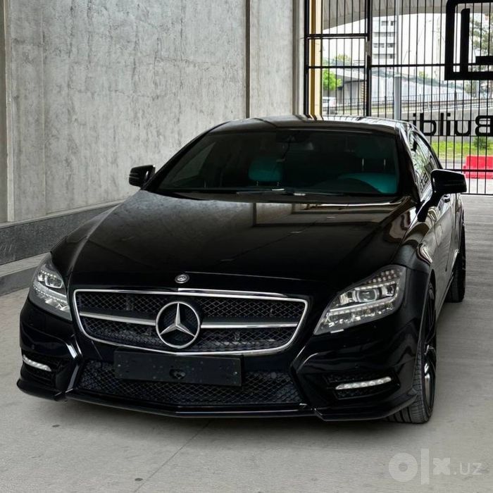 Mercedes- benz CLS Banan