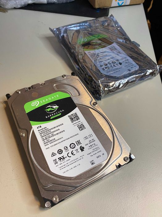 5x HDD-uri Segate Barracuda 4TB Noi
