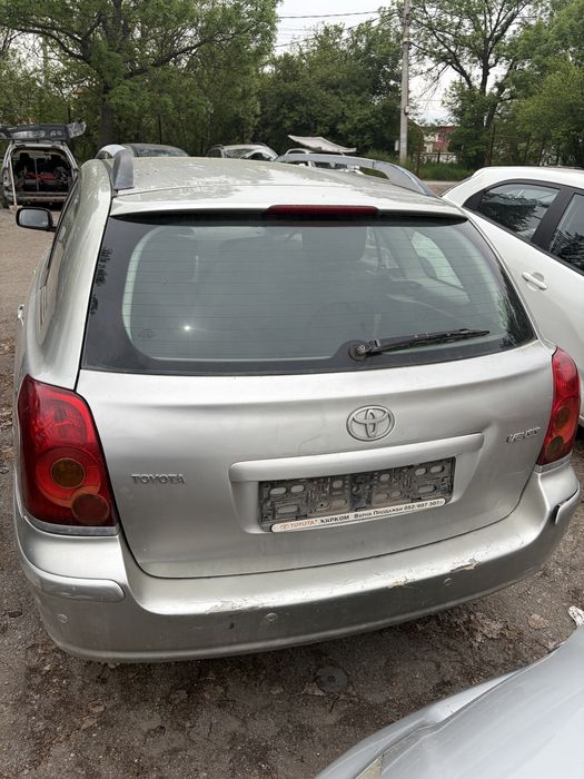 Toyota avensis 1.8i на части
