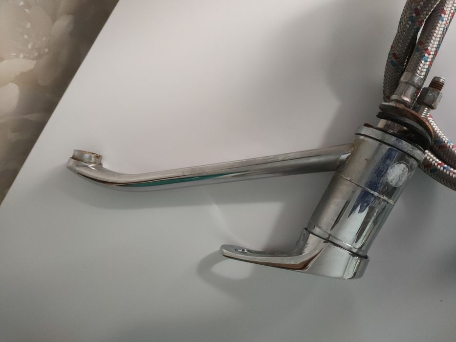 Продам смеситель для кухни.