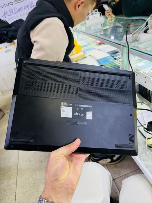 Игравой ноутбук қолжетімді бағада.  Тапсырыспен