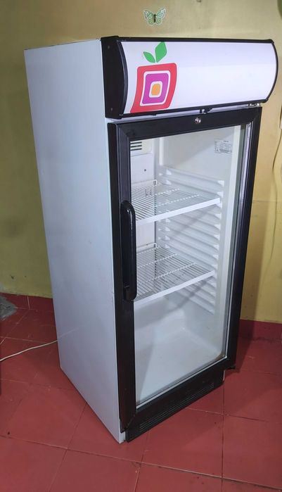 Frigider Vitrina Frigorifica Băuturi Crown Cool industrial