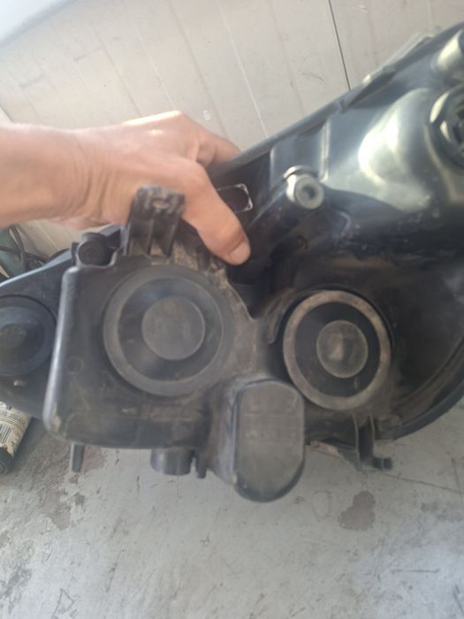 ФОРД Галакси Продавам фарове за Форд галакси след 2006г не са ксеноно