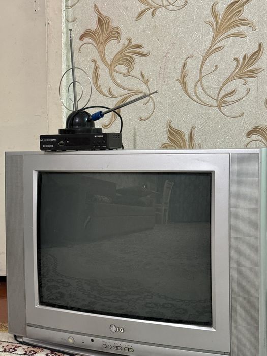 Продам телевизор в отличном состояний