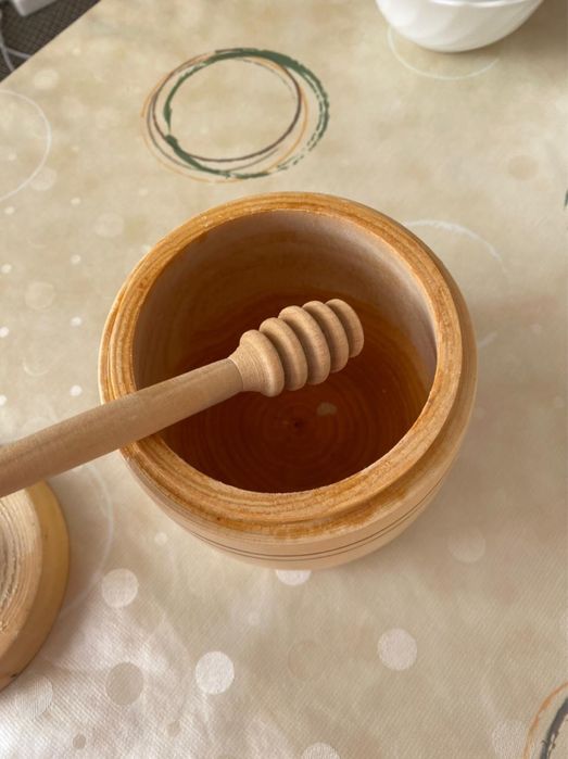 Банка для меда из наст дерева