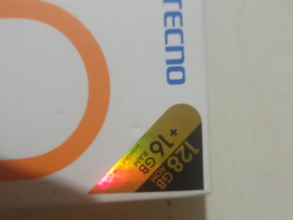 Продам телефон Techno .