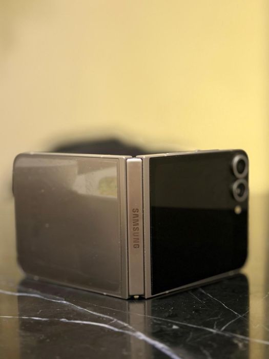 Продам samsung Z flip 6