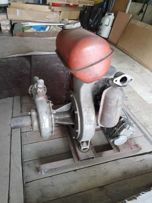 Насос бензиновый